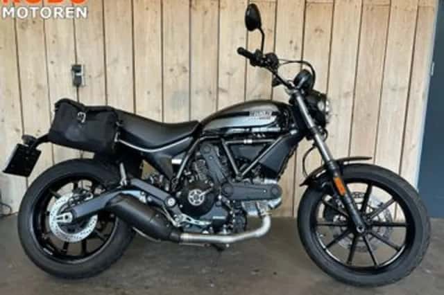 Ducati Scrambler CLASSIC (2016) thumbnail 1
