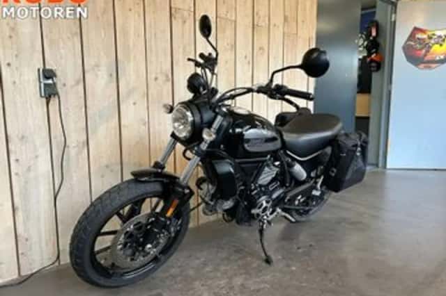 Ducati Scrambler CLASSIC (2016) thumbnail 6