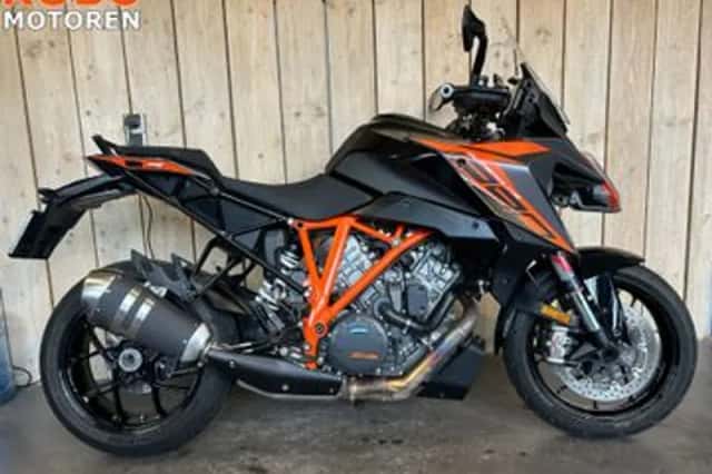 KTM 1290 Super Duke GT (2020) thumbnail 1