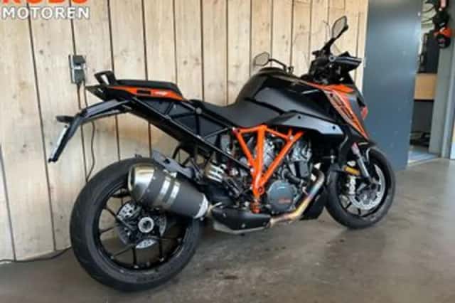 KTM 1290 Super Duke GT (2020) thumbnail 4