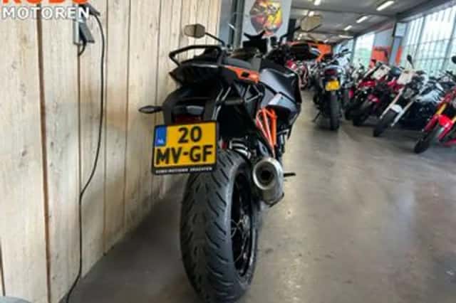 KTM 1290 Super Duke GT (2020) thumbnail 6
