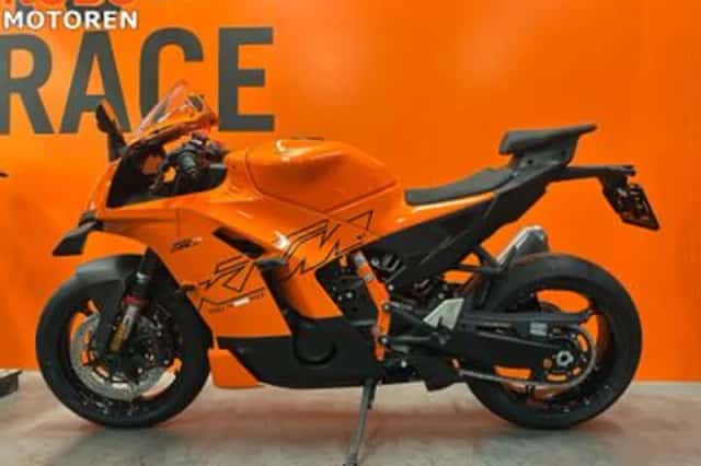 KTM 990 RC R (2025) thumbnail 2