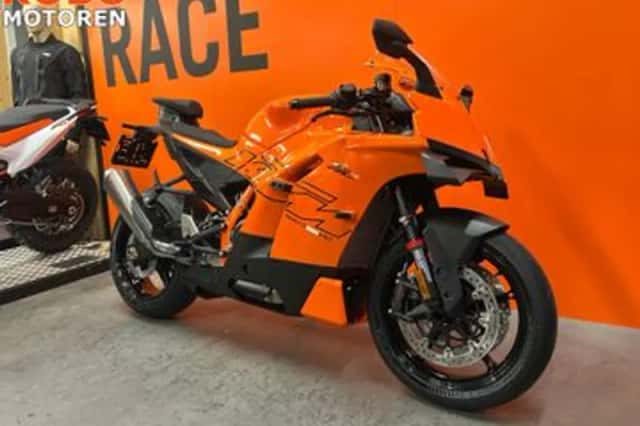 KTM 990 RC R (2025) thumbnail 3