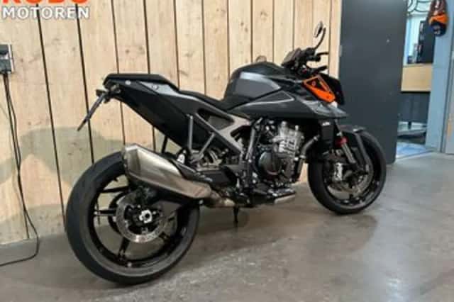 KTM 990 Duke (2024) thumbnail 4