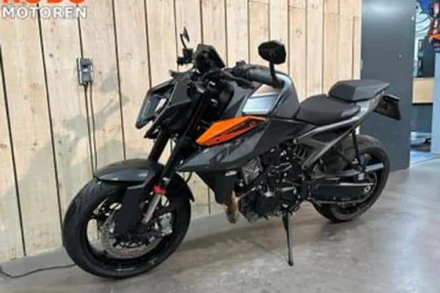 KTM 990 Duke (2024) thumbnail 6