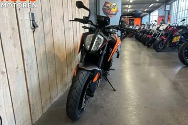 KTM 790 Duke (2026) thumbnail 6