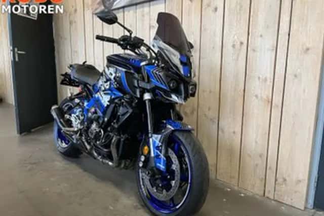 Yamaha MT-10 (2016) thumbnail 3