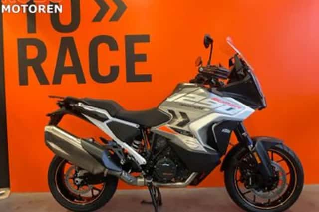 KTM 1290 Super Adventure (2024) thumbnail 1