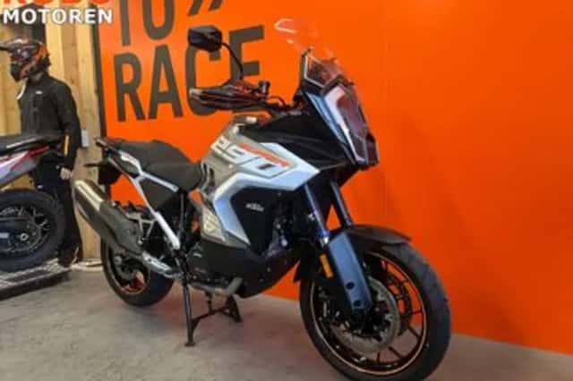 KTM 1290 Super Adventure (2024) thumbnail 2