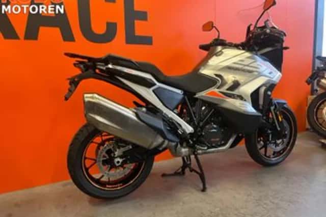 KTM 1290 Super Adventure (2024) thumbnail 3