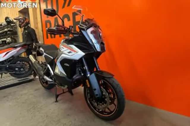 KTM 1290 Super Adventure (2024) thumbnail 5