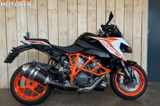 KTM 1290 Super Duke GT (2021) thumbnail 1