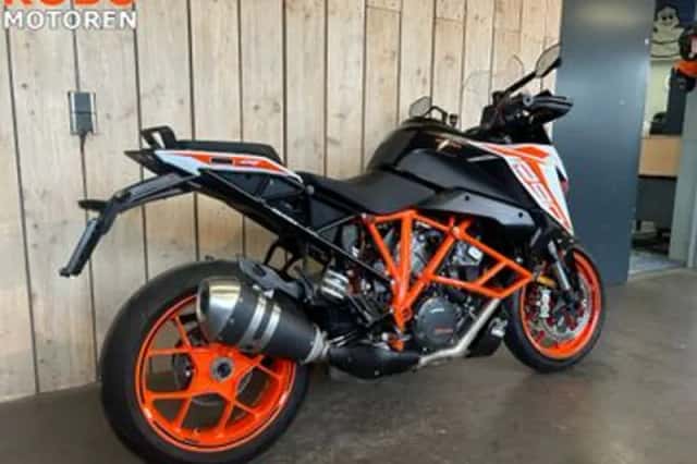 KTM 1290 Super Duke GT (2021) thumbnail 4