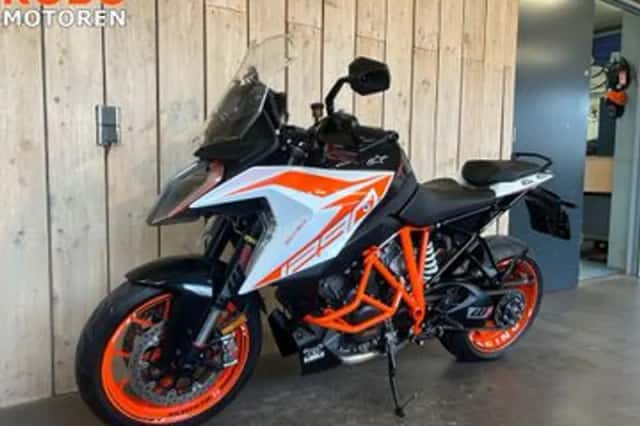 KTM 1290 Super Duke GT (2021) thumbnail 5