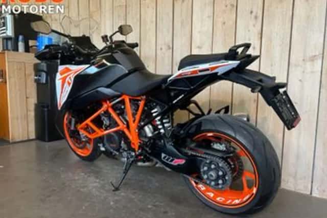 KTM 1290 Super Duke GT (2021) thumbnail 6