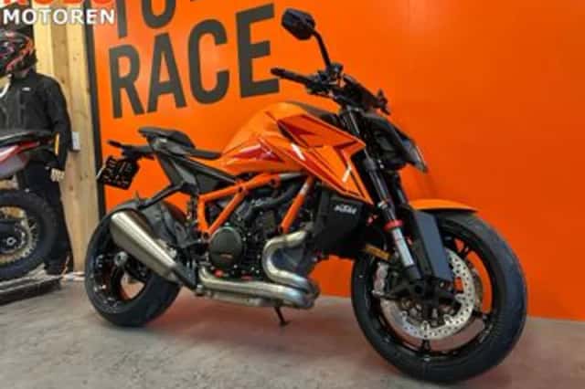 KTM 1390 Super Duke R (2026) thumbnail 2