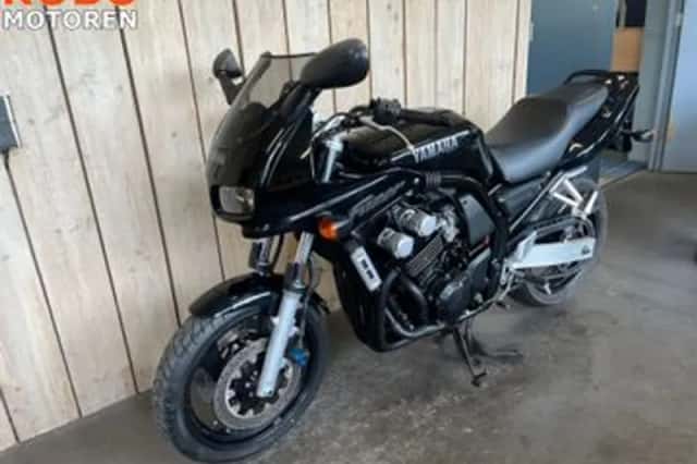 Yamaha FZS600 (2001) thumbnail 4