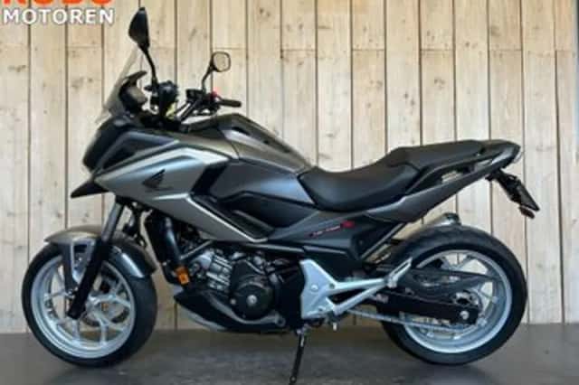 Honda NC750X (2017) thumbnail 2