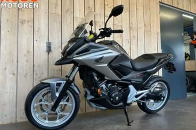 Honda NC750X (2017) thumbnail 4