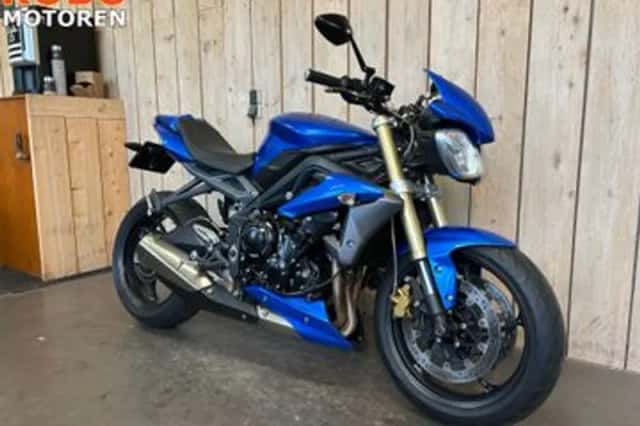 Triumph Street Triple (2013) thumbnail 2