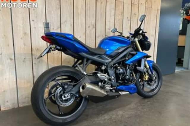 Triumph Street Triple (2013) thumbnail 4