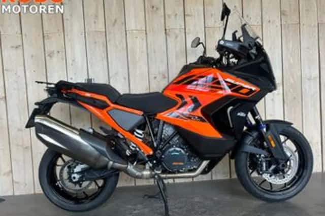 KTM 1290 Super Adventure (2024) thumbnail 1