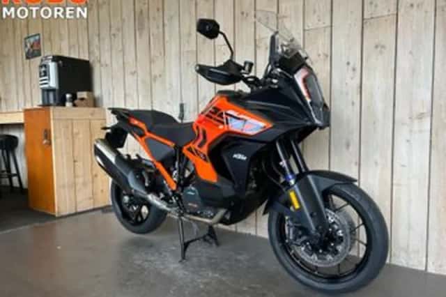 KTM 1290 Super Adventure (2024) thumbnail 2