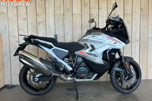 KTM 1290 Super Adventure S (2024) thumbnail 1