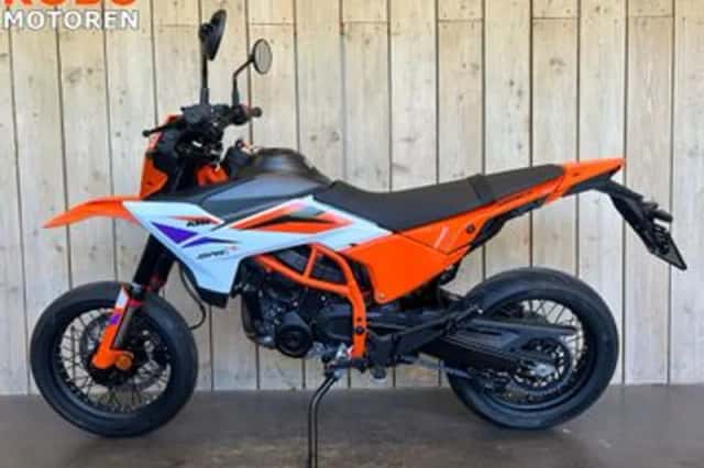 KTM 390 SMC R (2026) thumbnail 3