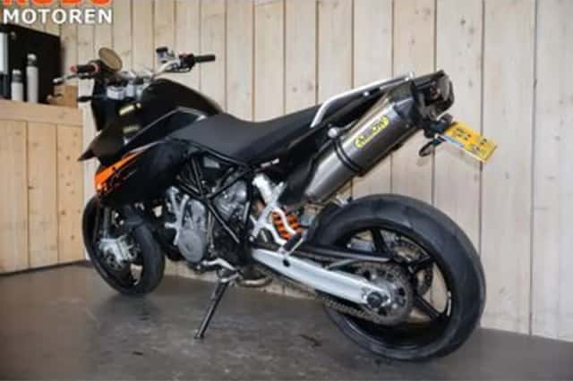 KTM 990 Supermoto (2010) thumbnail 5