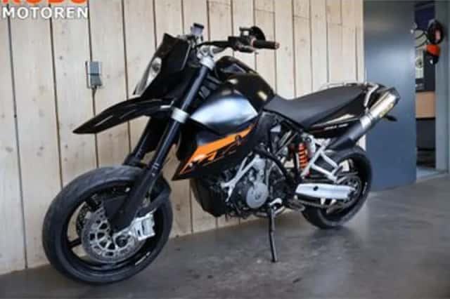 KTM 990 Supermoto (2010) thumbnail 6