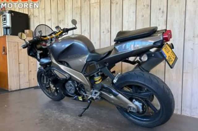 Aprilia Tuono (2003) thumbnail 5