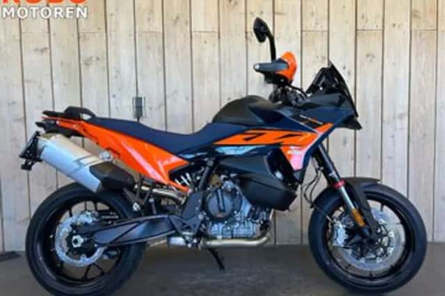 KTM 890 SMT (2026) thumbnail 1