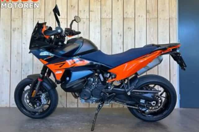 KTM 890 SMT (2026) thumbnail 4