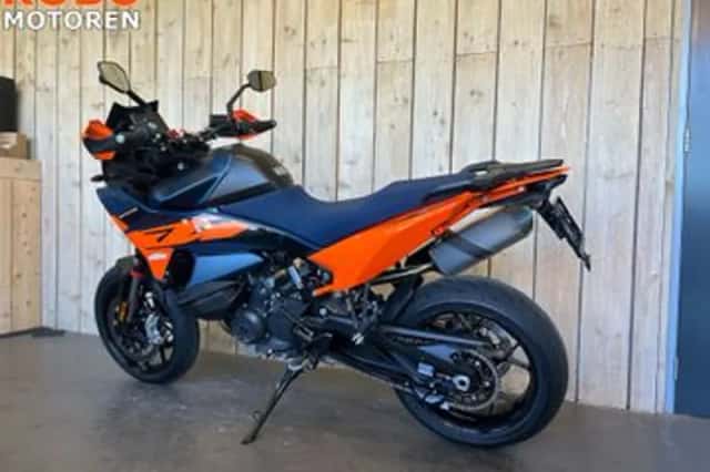 KTM 890 SMT (2026) thumbnail 5