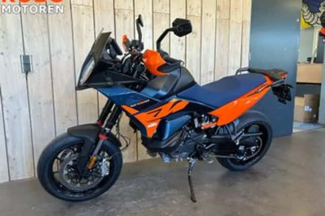 KTM 890 SMT (2026) thumbnail 6