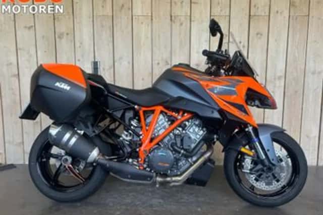 KTM 1290 Super Duke GT (2022) thumbnail 1