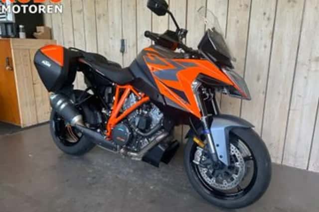 KTM 1290 Super Duke GT (2022) thumbnail 2