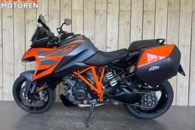 KTM 1290 Super Duke GT (2022) thumbnail 3