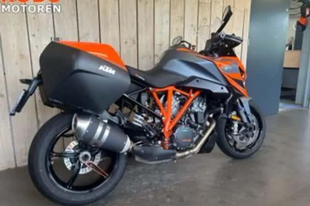 KTM 1290 Super Duke GT (2022) thumbnail 4