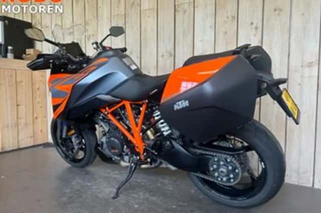 KTM 1290 Super Duke GT (2022) thumbnail 6