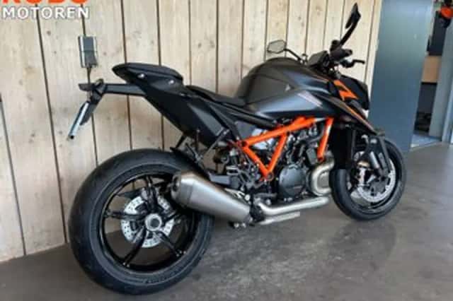 KTM 1390 Super Duke R (2026) thumbnail 3
