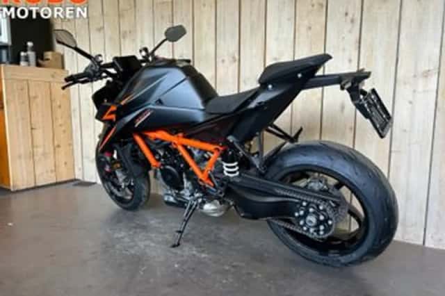 KTM 1390 Super Duke R (2026) thumbnail 6