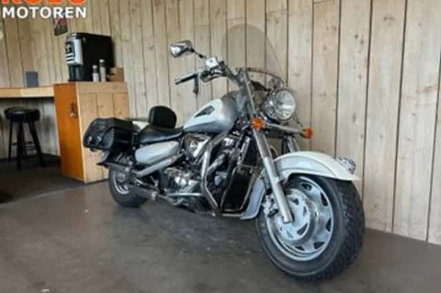Suzuki VL1500 (2004) thumbnail 2