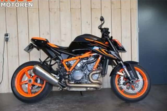KTM 1290 Super Duke R EVO (2022) thumbnail 1