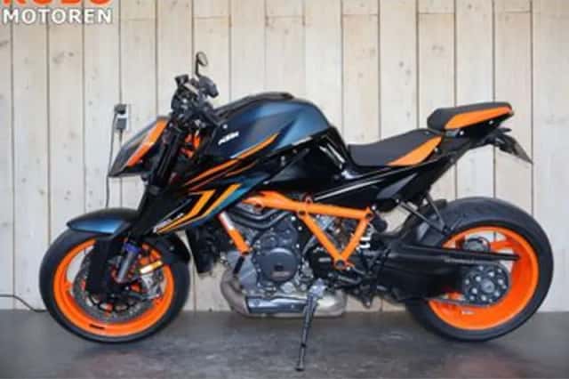 KTM 1290 Super Duke R EVO (2022) thumbnail 3