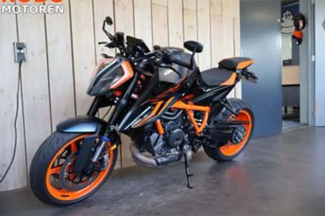 KTM 1290 Super Duke R EVO (2022) thumbnail 4