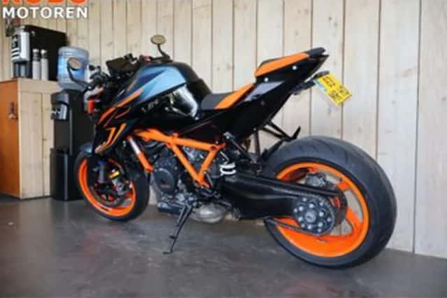 KTM 1290 Super Duke R EVO (2022) thumbnail 5