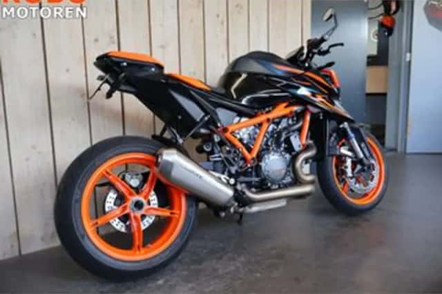 KTM 1290 Super Duke R EVO (2022) thumbnail 6