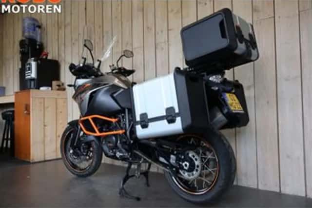 KTM 1190 Adventure (2016) thumbnail 6